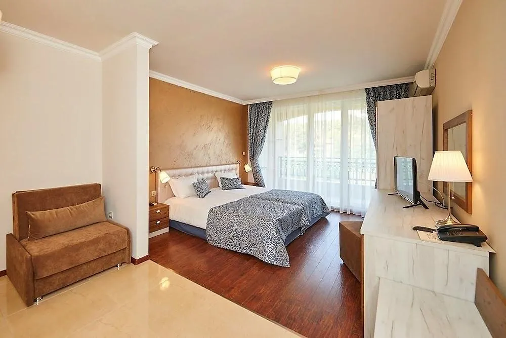Penelope Palace Pomorie 3*,
