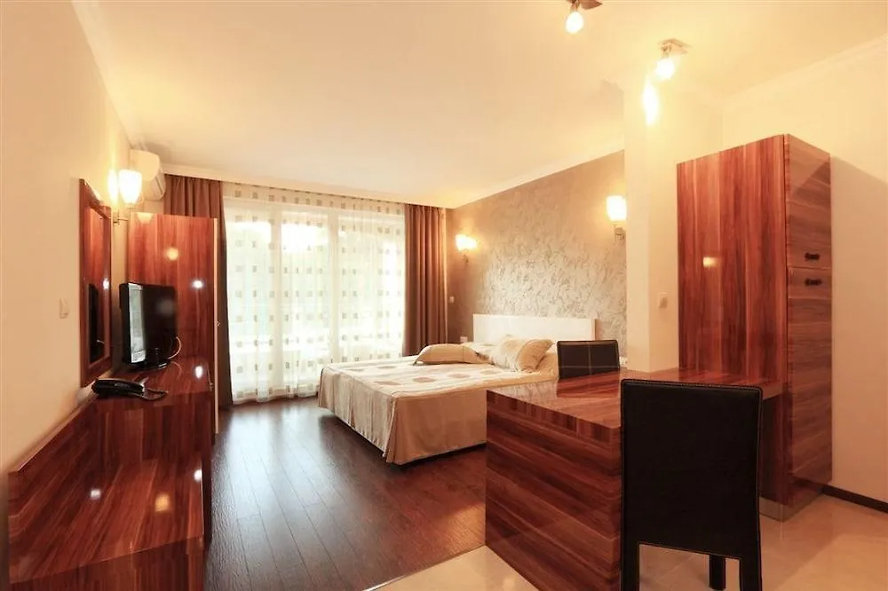 Penelope Palace Pomorie 3*,