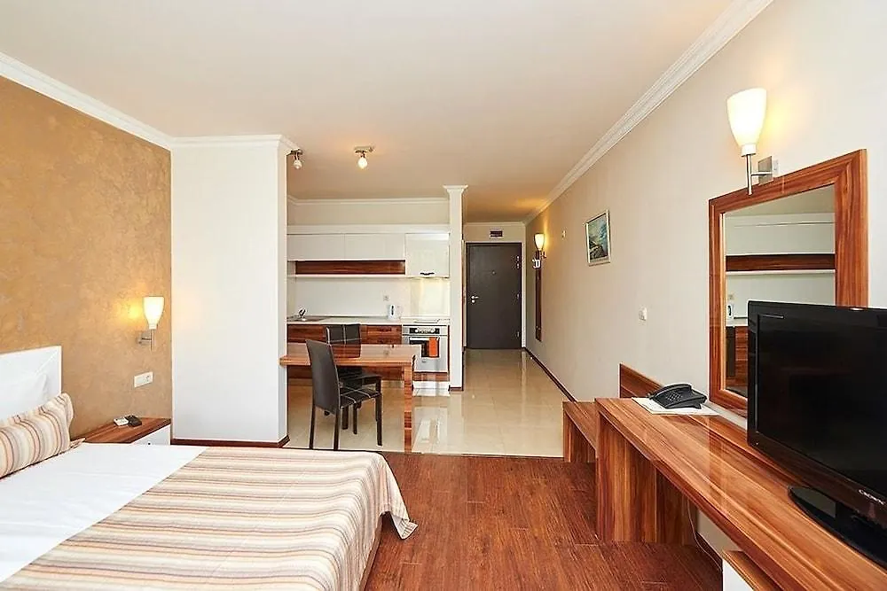 Penelope Palace Pomorie 3*,