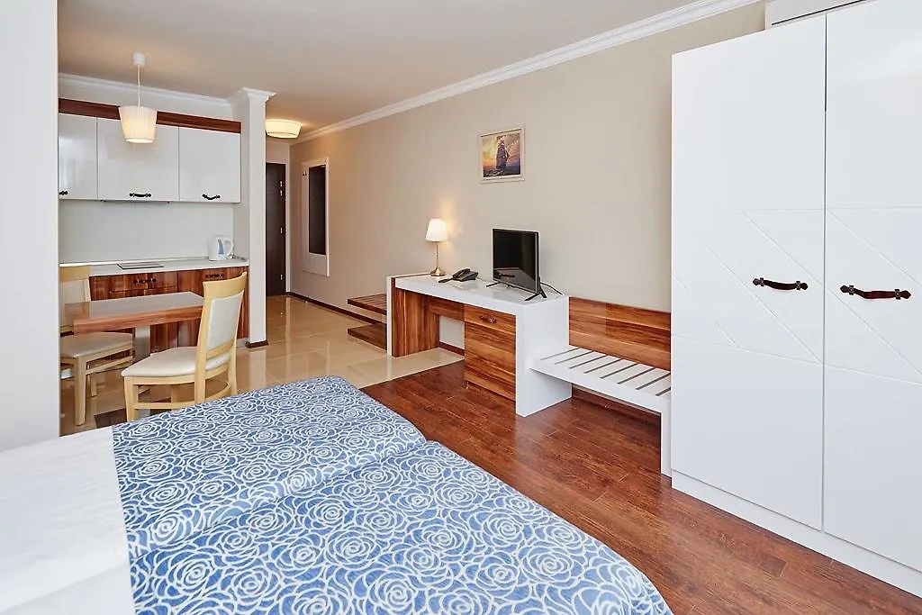 Penelope Palace Pomorie 3*,